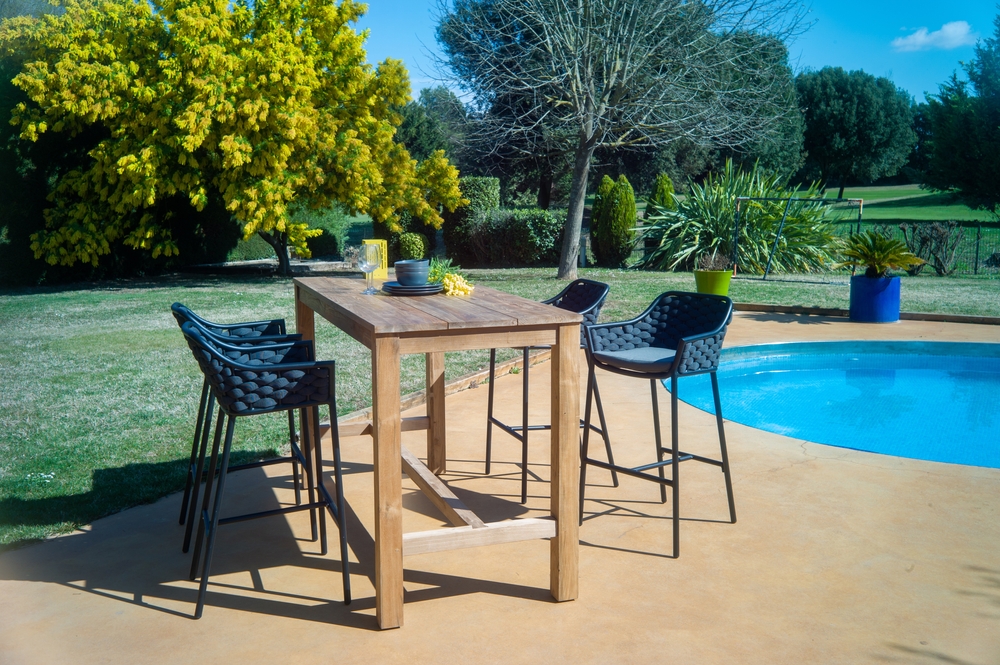 Pool Furniture You Need This Summer