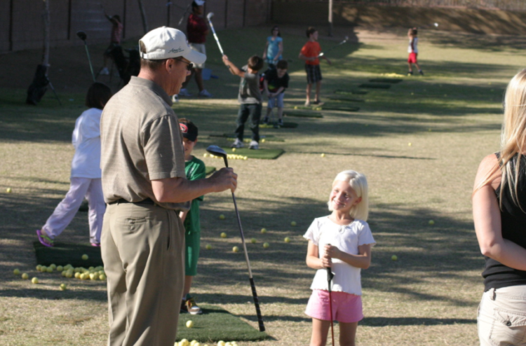 Arizona golf pro teaches kids at Golf's Elementary